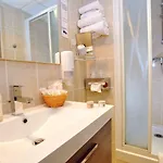 Отель Centre 3*