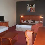 Отель Centre 3*