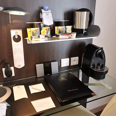 Western Windsor Palais Des Congrès Hotel 3*