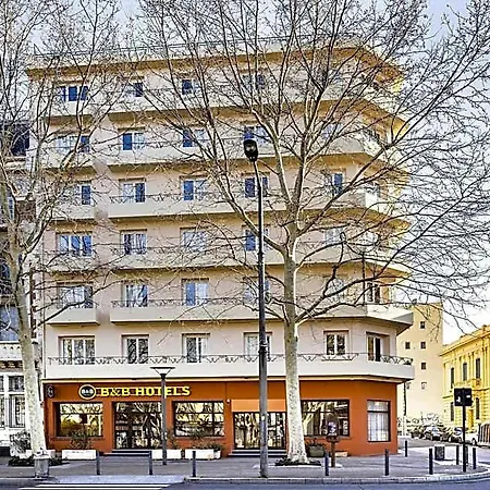 Centre Hotel 3*
