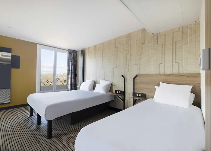 Centre 3* بيربينيو